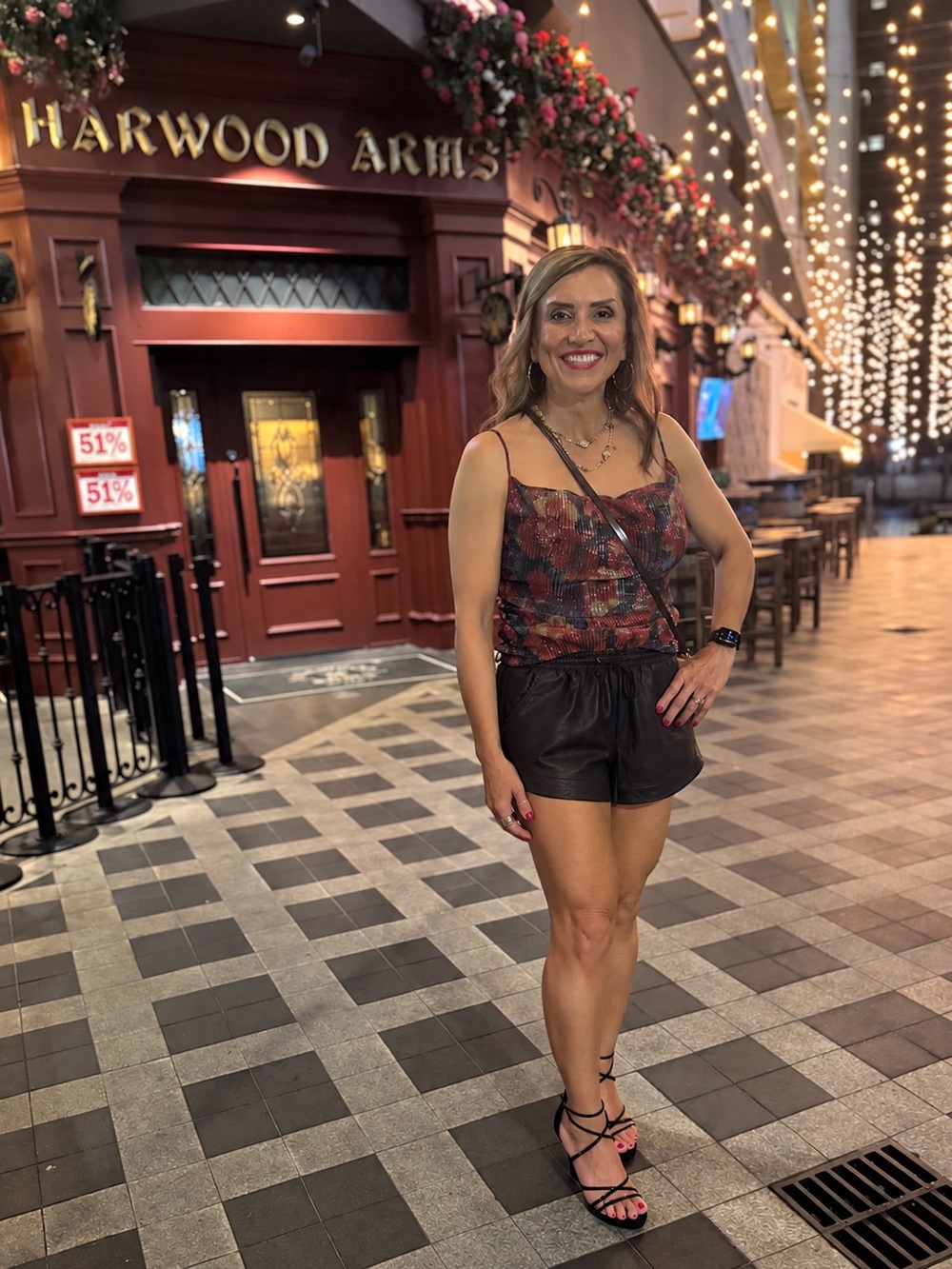 🖤 Black Faux Leather Relaxed Shorts – Women’s Medium